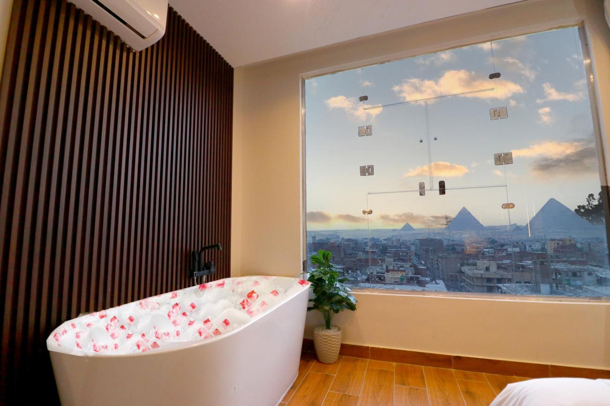 Pyramids Skyline Hotel Cairo Kafrat al Jabal Exterior photo