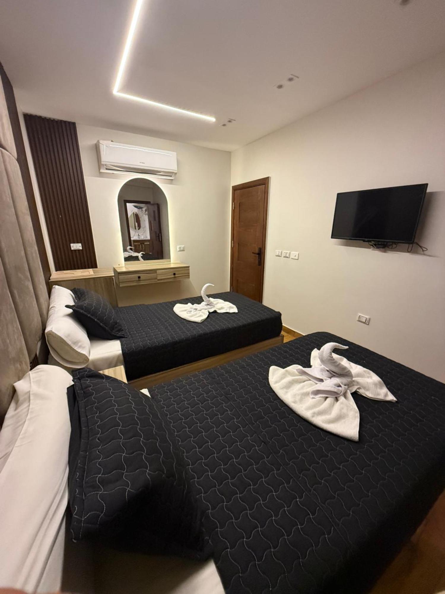 Pyramids Skyline Hotel Cairo Kafrat al Jabal Exterior photo